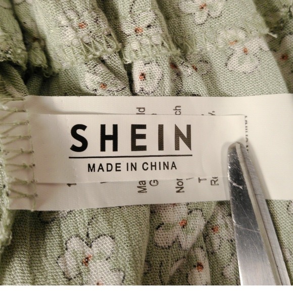 NWOT SHEIN Womens Smocked Waist Floral Tiered Mini Dress Sage Green Size Medium - Picture 4 of 9